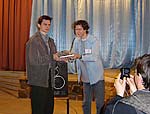 Награждение Сергея Плаксы (слева) - победителя марафона Мессье (84 объекта) и соревнований по астроориентированию